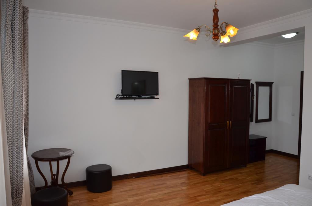 Pensiunea Zana Muntilor Piatra Fantanele Exterior photo