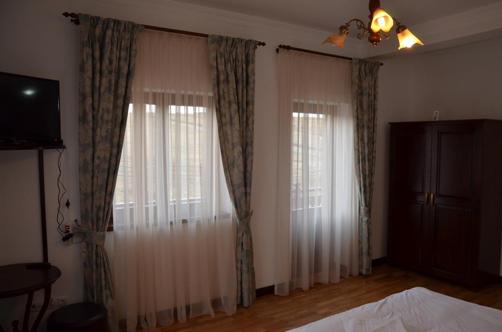 Pensiunea Zana Muntilor Piatra Fantanele Exterior photo