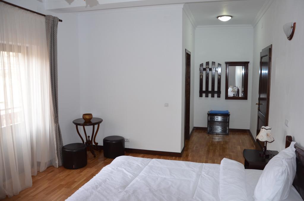 Pensiunea Zana Muntilor Piatra Fantanele Exterior photo